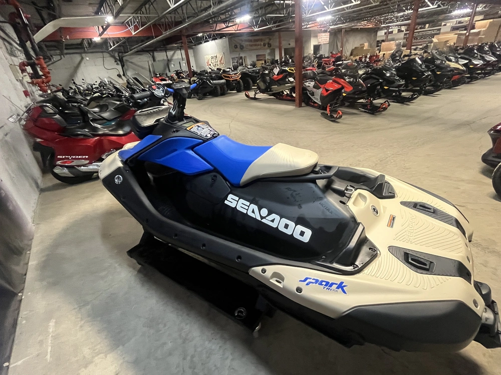 Sea-doo Spark Trixx 1 Place Audio (rabais De 1500$) 2025 alt