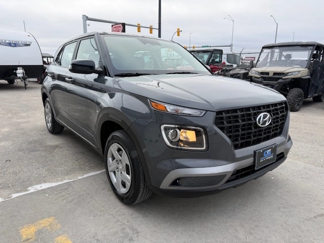 2025 Hyundai Venue Essential alt