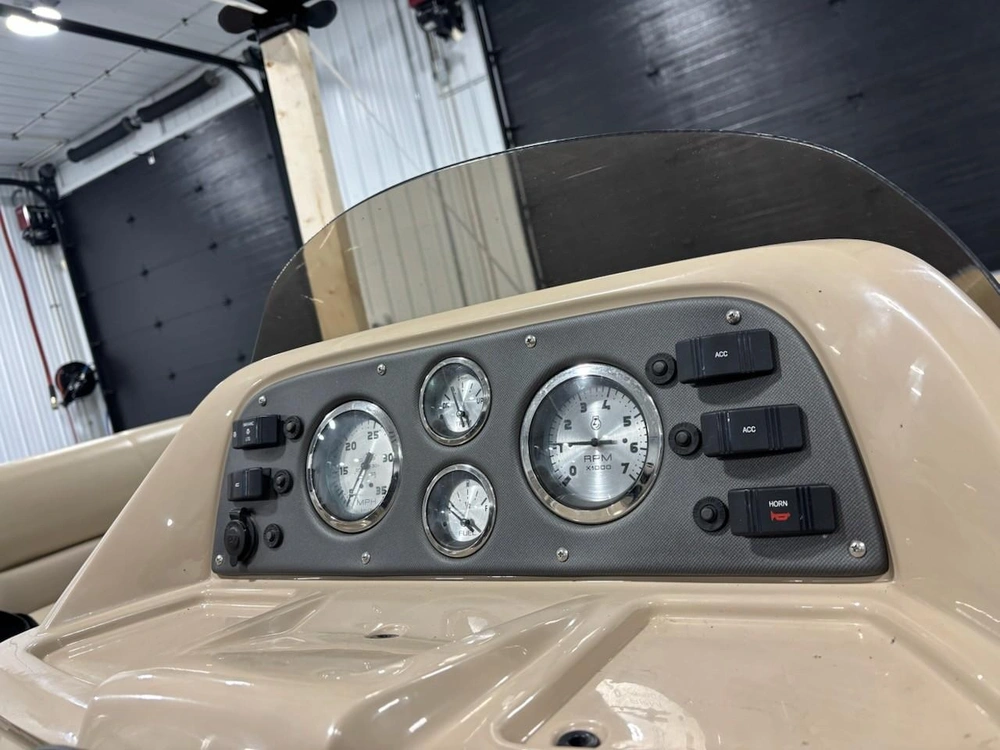 2017 Manitou Aurora 20 Le alt