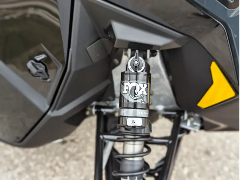 2026 Polaris 850 INDY XC 137 // Gloss Black/Blue Dusk