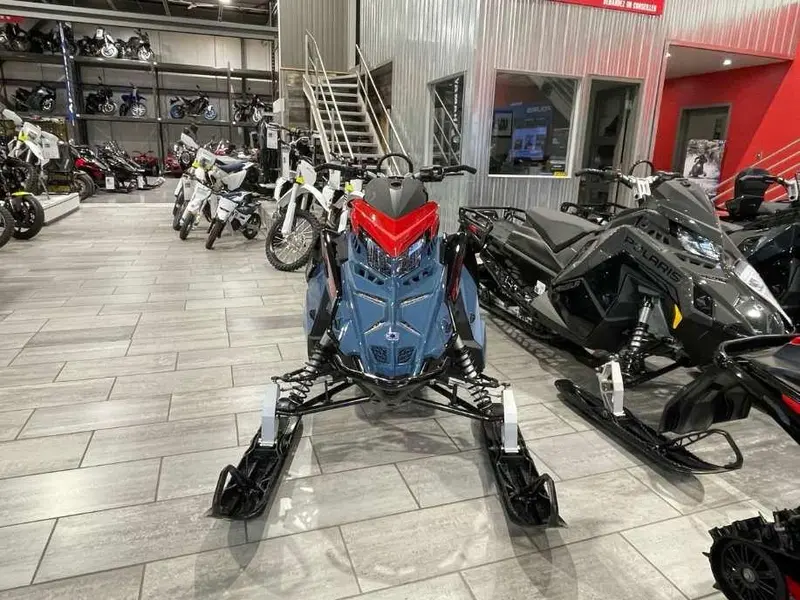 2024 Polaris PROSTAR S4 VOYAGEUR 146