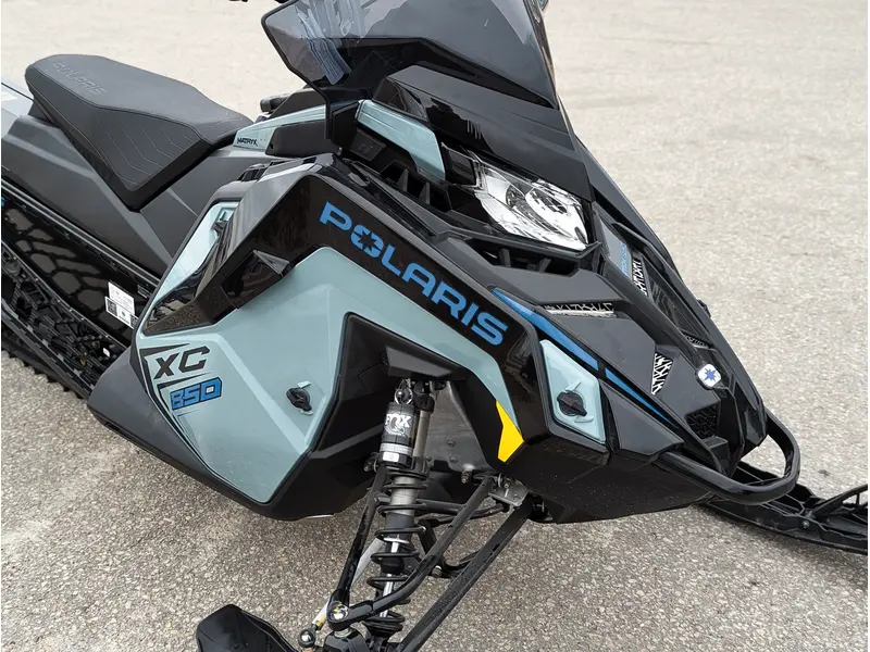 2026 Polaris 850 Switchback XC 146 // Hemlock Blue/Black/Velocity Blue
