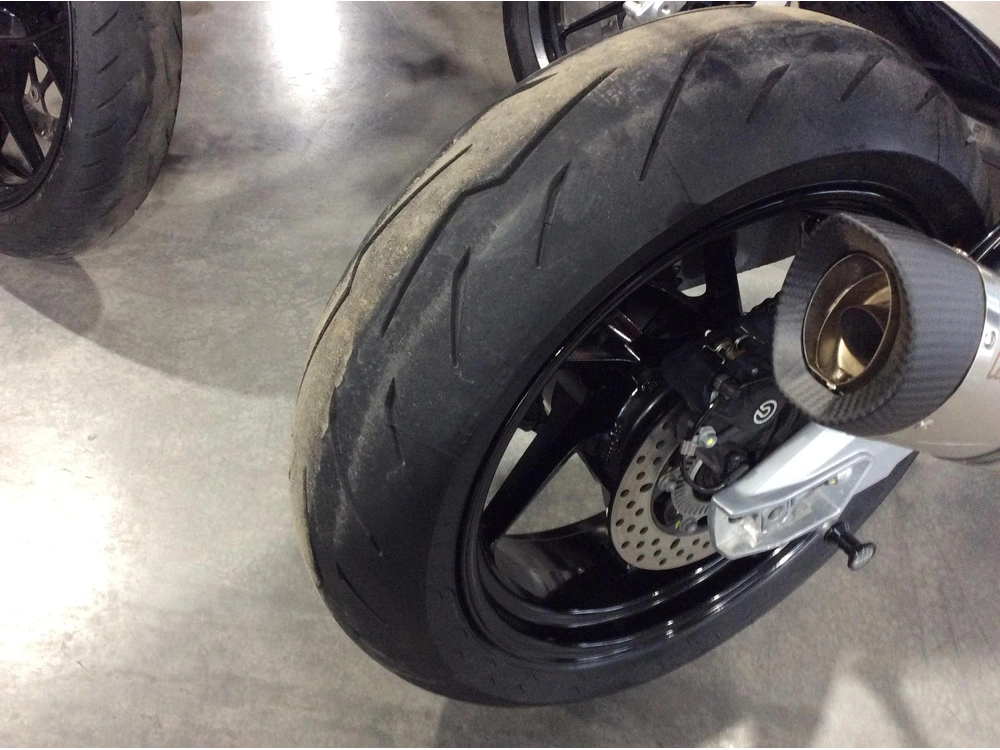 Aprilia Rs 660 Tribute 2023 alt