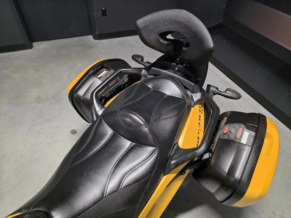 Can-am Spyder St-s 991 Se5 2013 alt