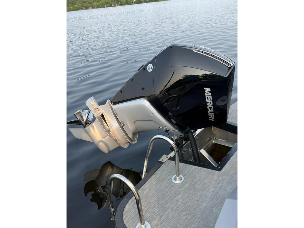 Bennington Marine 25 Rtf 2023 alt