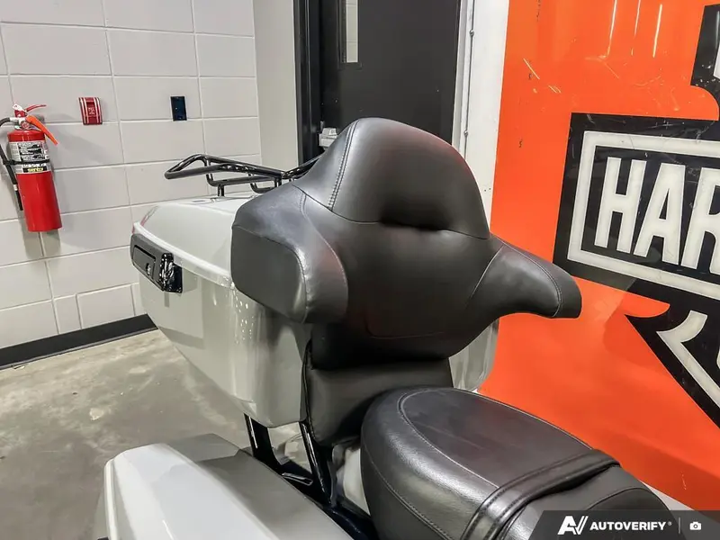2025 Harley-Davidson FLHXU - Street Glide® Ultra thumbnail 22