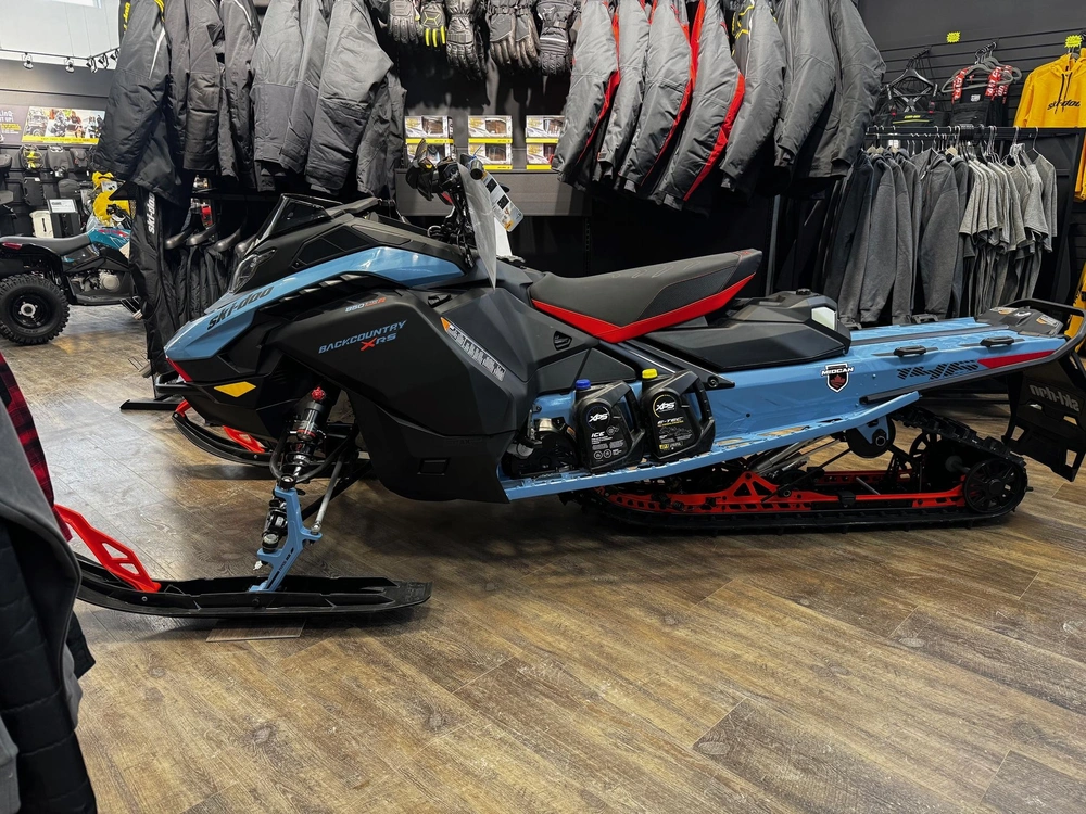 2026 Ski-doo Backcountry X-rs 146 (39") 850 E-tec Turbo R Powdermax 2.0" Shot W/ 10.25" alt