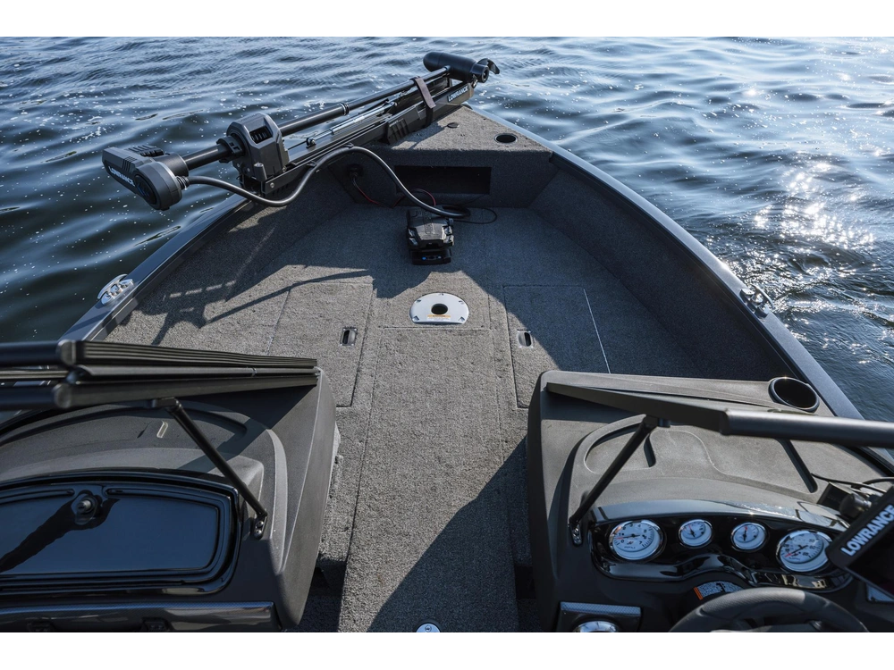 2026 Crestliner 1750 Hawk Wt Jumpseat White alt