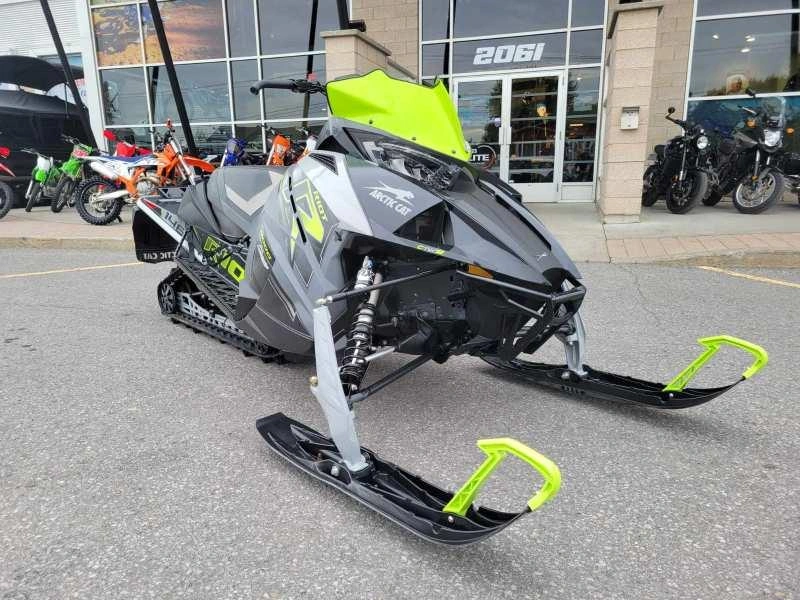 Arctic Cat Riot 8000 Qs3 2021 alt