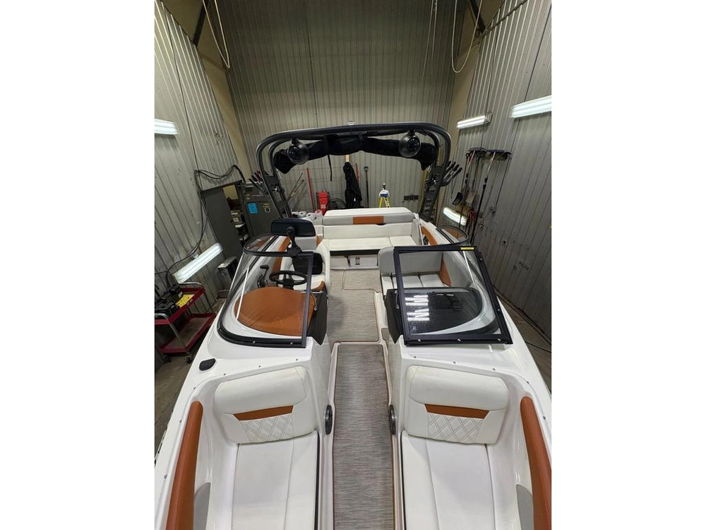 Regal 19 Surf 2019 alt