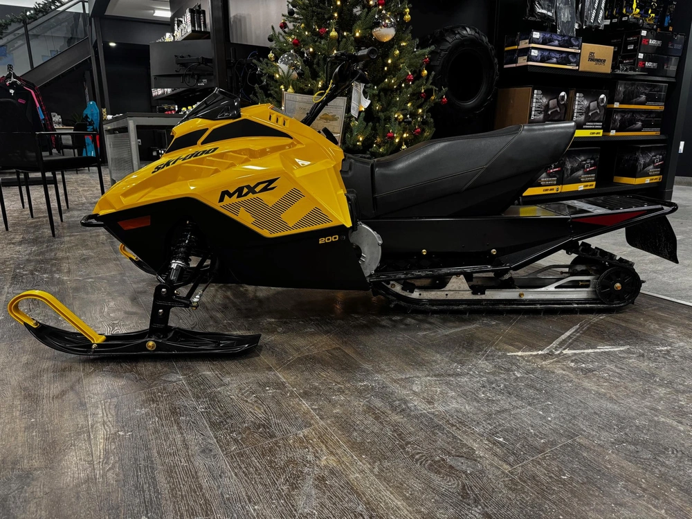 2026 Ski-doo Mxz 200 alt