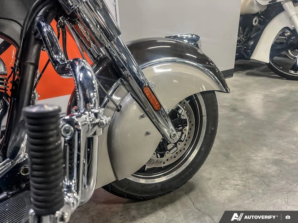 2024 Indian Motorcycle Springfield® Bronze Pearl/silver Qurtz alt