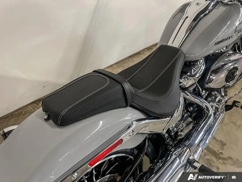 2025 Harley-Davidson FXBR - Breakout™ thumbnail 22
