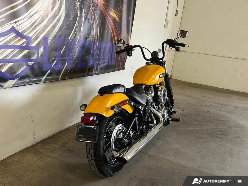 2025 Harley-Davidson FXBB - Street Bob® thumbnail 5