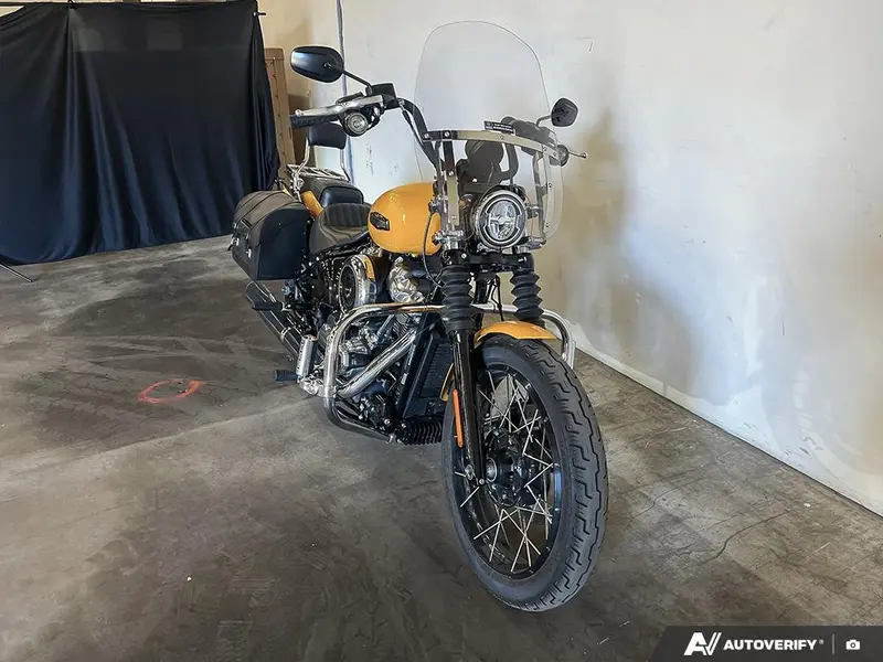 2025 Harley-Davidson FXBB - Street Bob® thumbnail 2