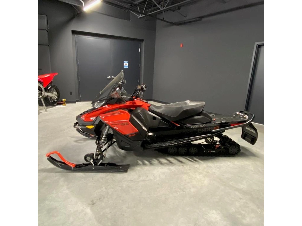 Ski-doo Renegade Enduro 900 Turbo 2019 alt