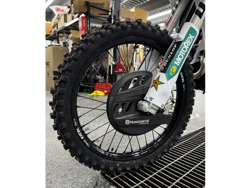 2024 Husqvarna FC 450 ROCKSTAR ED thumbnail 13