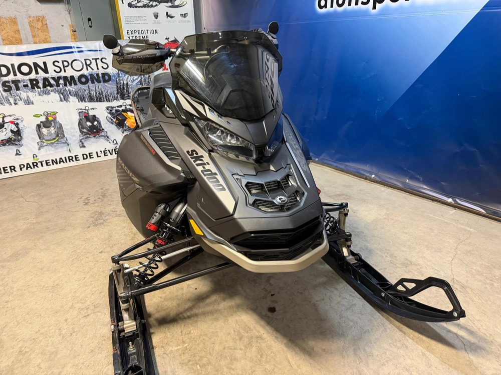 Ski-doo Mach Z 2022 alt