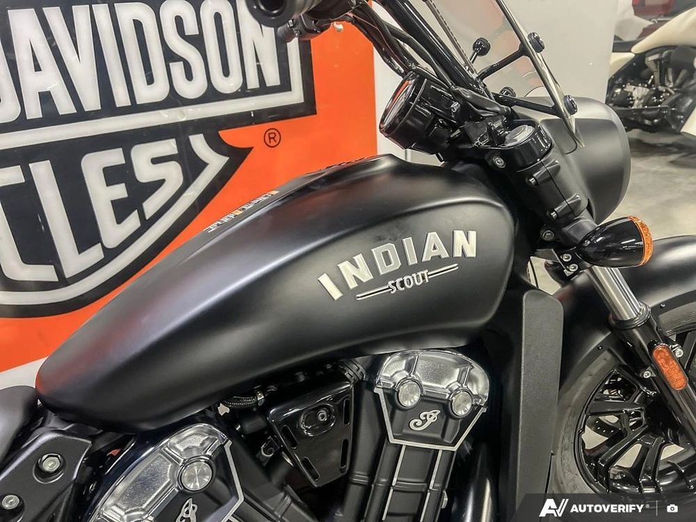 2022 Indian Motorcycle Scout® Bobber Abs Black Metallic alt