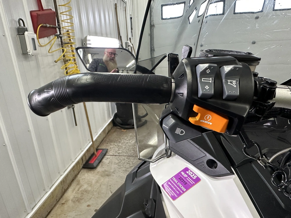 2022 Other Expedition Sport 900 Ace alt