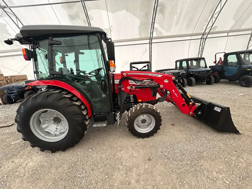 Massey Ferguson Ferguson Massey Ferguson MF 1835 M Compact Tractor  2023
