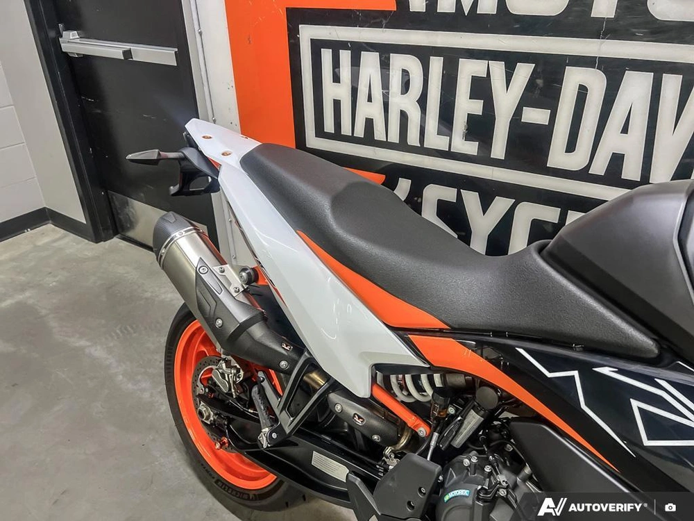 2024 Ktm 890 Smt alt