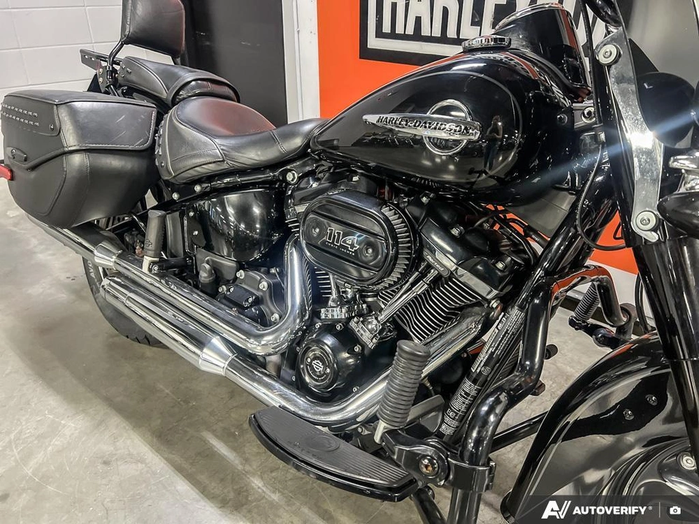 2018 Harley-davidson Flhcs - Softail® Heritage Classic 114 alt