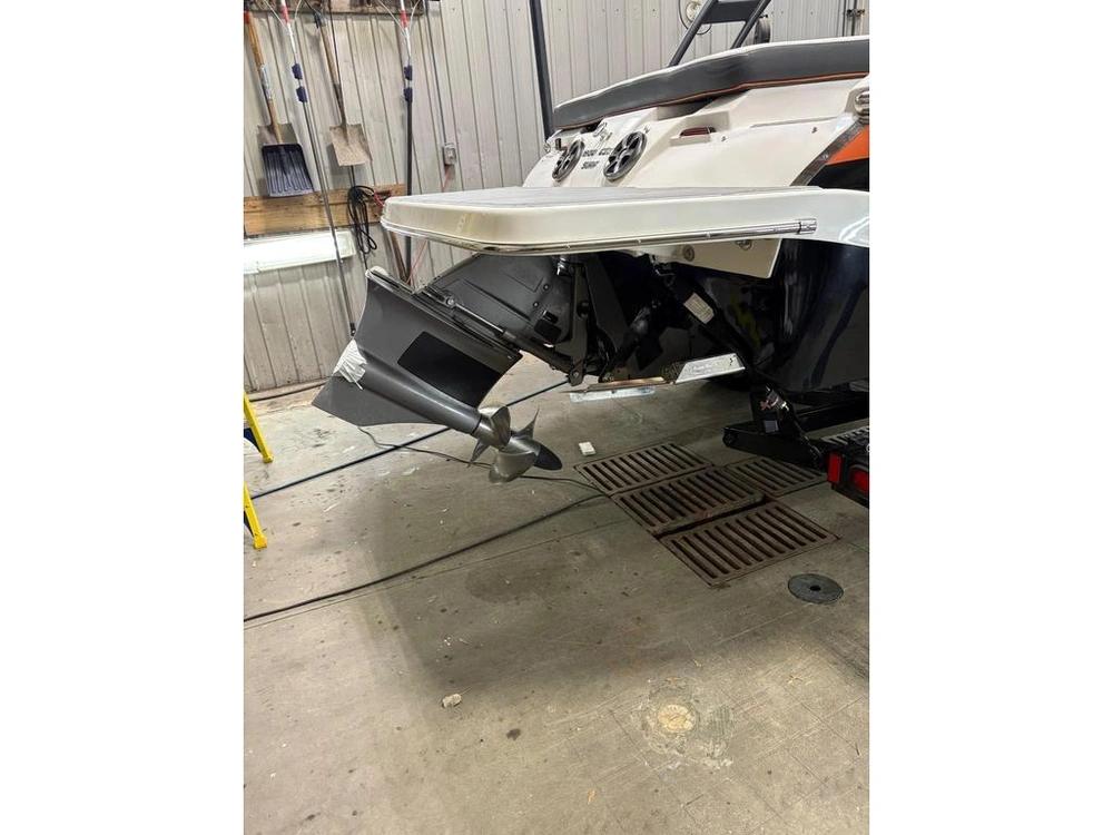 Regal 19 Surf 2019 alt