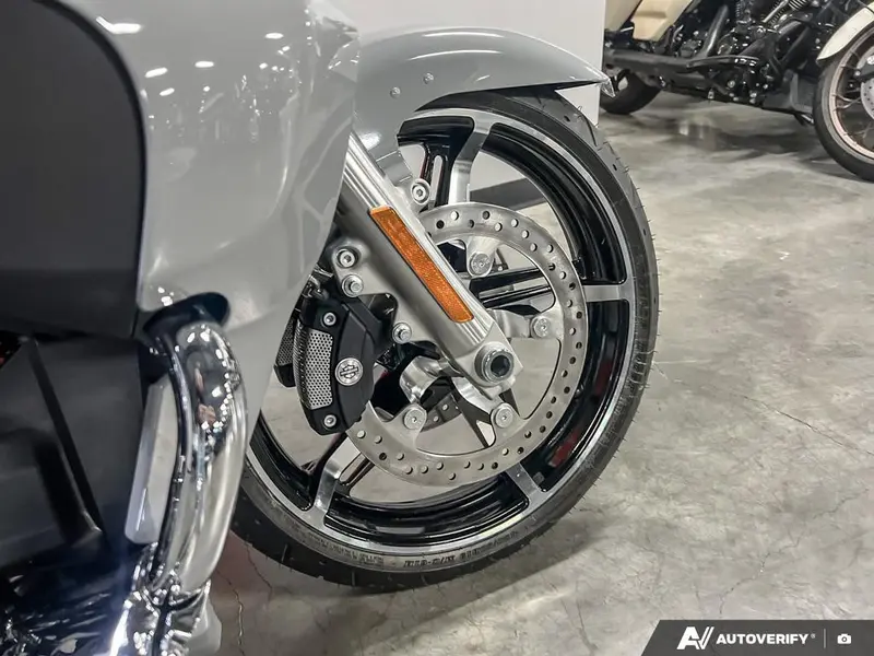 2025 Harley-Davidson FLHXU - Street Glide® Ultra thumbnail 8