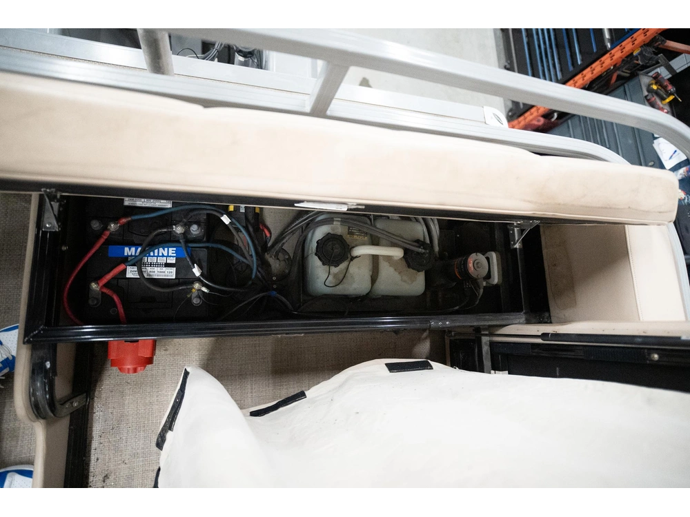 2016 Regency 254dl3 alt