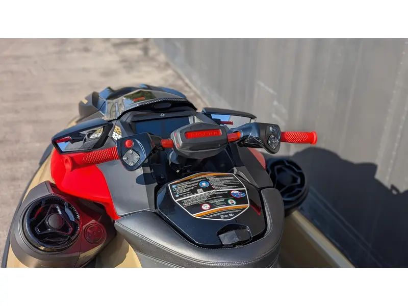 2025 Sea-Doo RXP-X 325 thumbnail 2