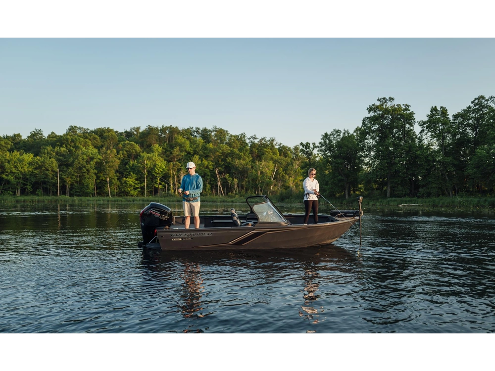 2026 Crestliner 1750 Hawk Wt Jumpseat White alt