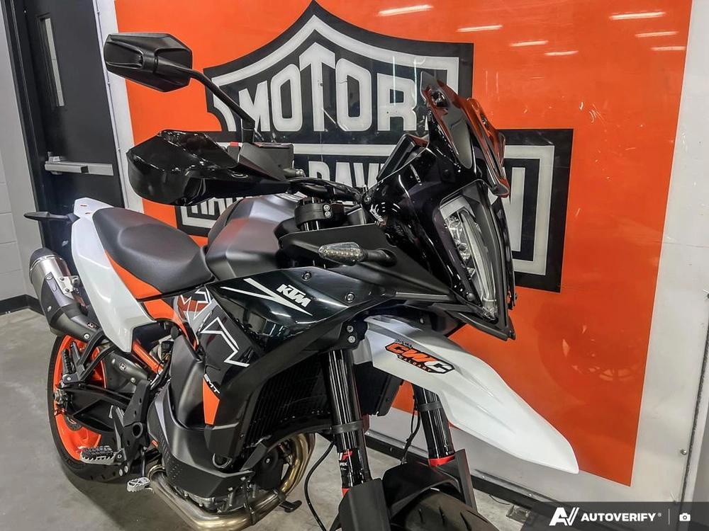 2024 Ktm 890 Smt alt