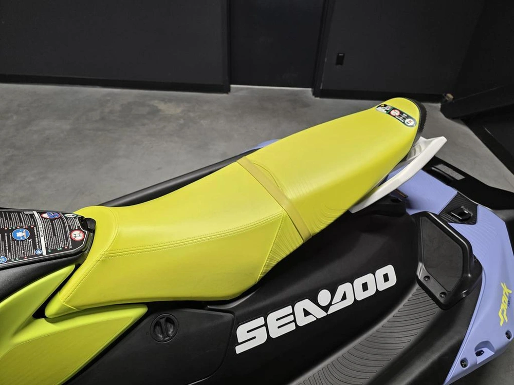 Sea-doo Spark Trixx 3up 2024 alt