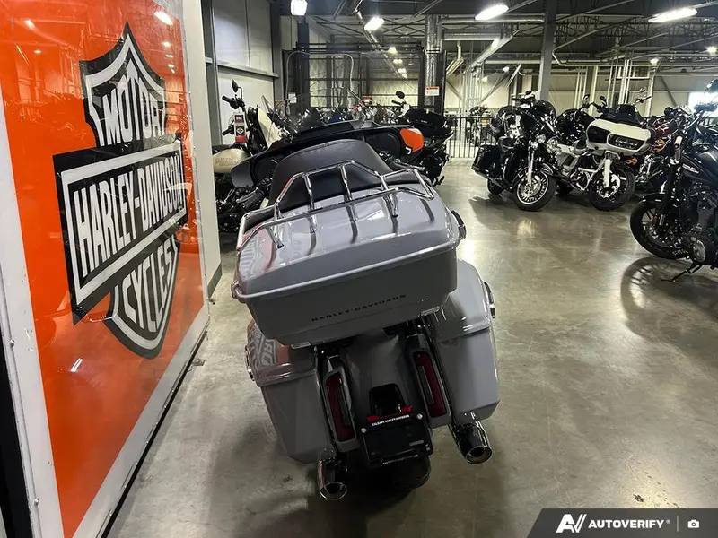 2025 Harley-Davidson FLHXU - Street Glide® Ultra thumbnail 4