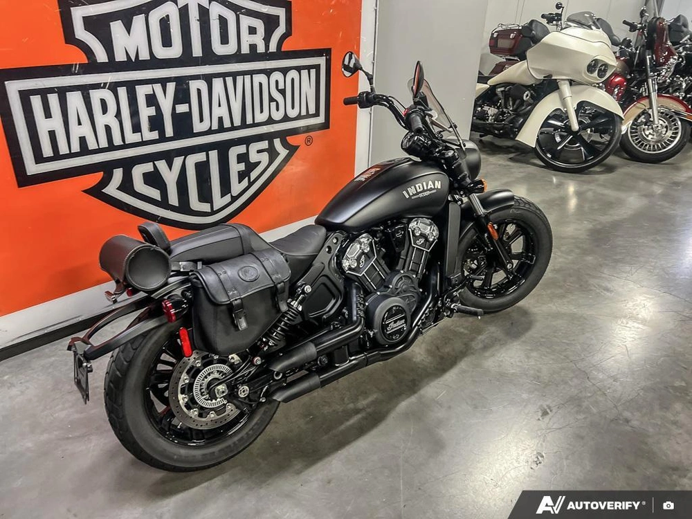 2022 Indian Motorcycle Scout® Bobber Abs Black Metallic alt