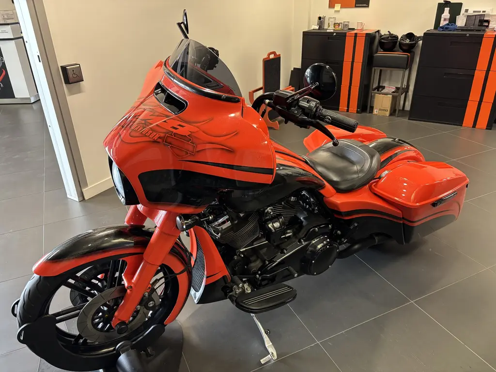 2018 Harley-Davidson FLHXS Street Glide SpecialFLHXS