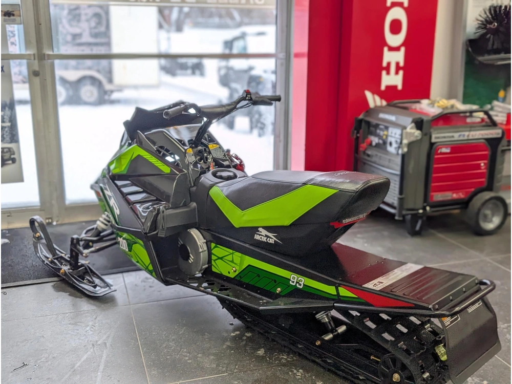 2026 Arctic Cat Zr200 Es 2026 Racer Zr 200 | 🌍 Concurrents : Mxz200 / Snoscoot Sno Scoot | alt