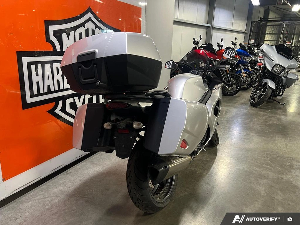 2011 Triumph Sprint Gt Sprint Gt 1050 alt