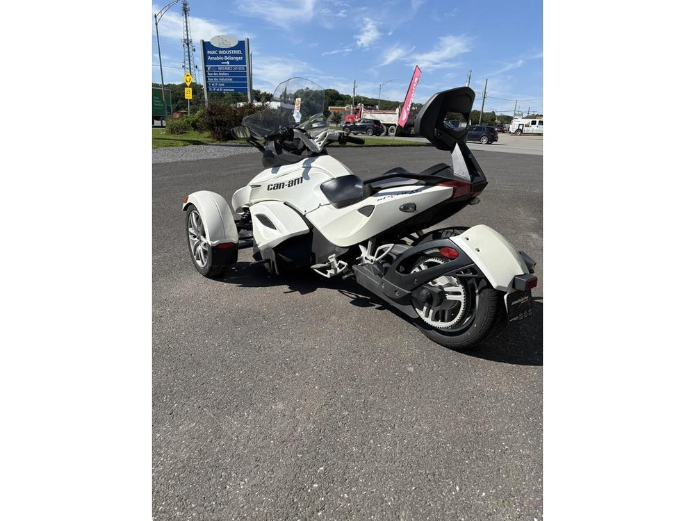 Can-am Spyder Rs 2014 alt