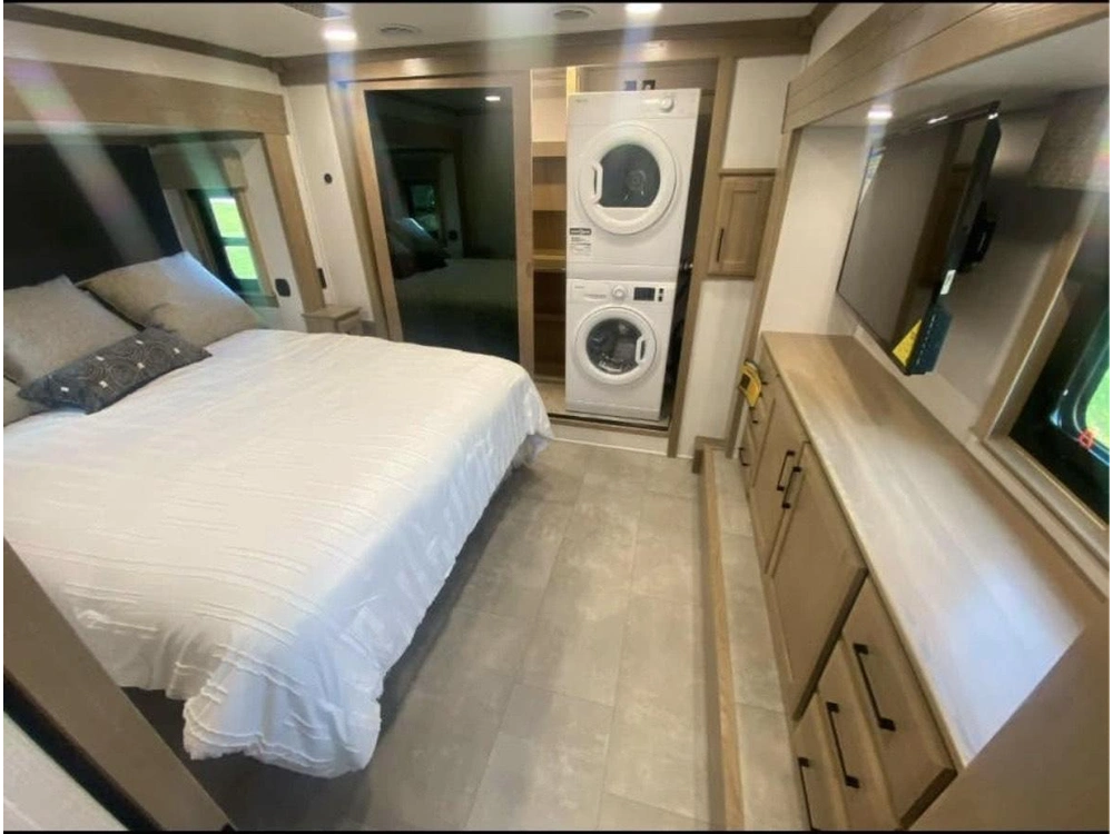 2024 Riverstone Legacy Toy Hauler alt