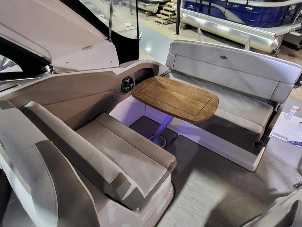 Air Nautique Regal Express 28 2016 alt