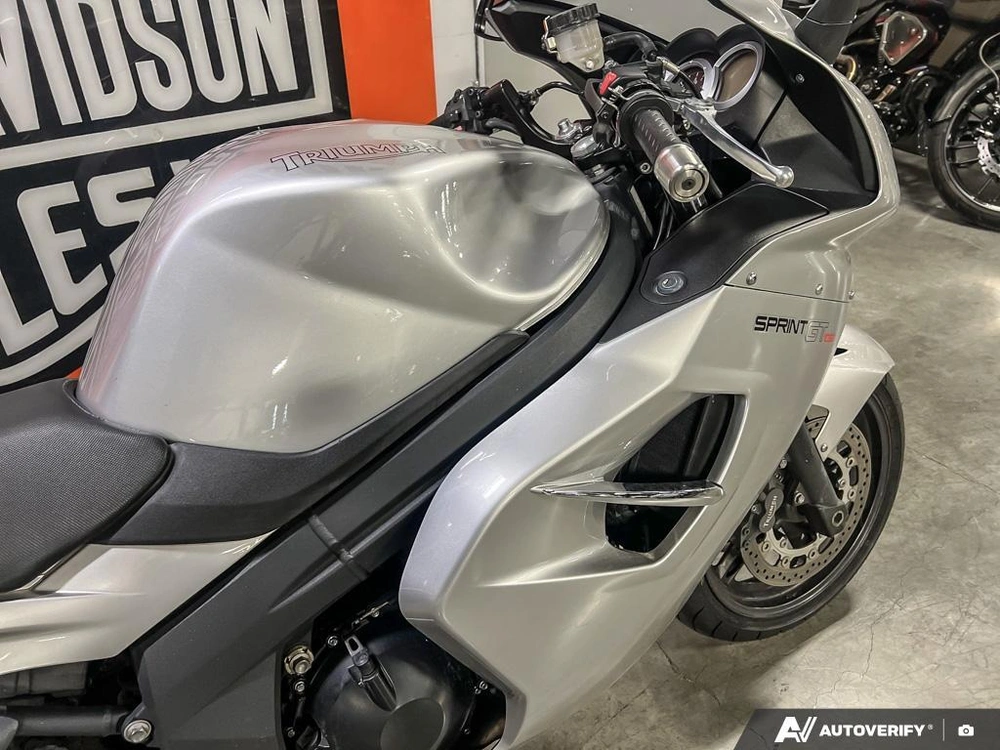2011 Triumph Sprint Gt Sprint Gt 1050 alt