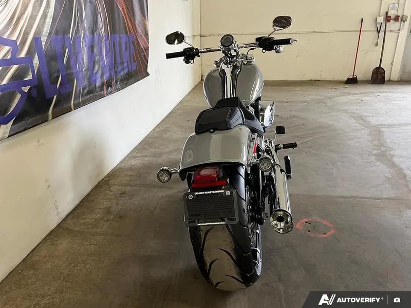 2025 Harley-Davidson FXBR - Breakout™ thumbnail 4
