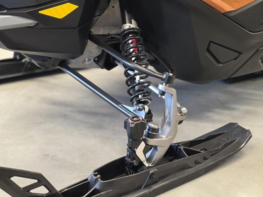 Ski-doo Grand Touring Le Platinum 2025 alt