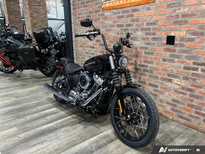 2025 Harley-Davidson FXBB - Street Bob® thumbnail 3