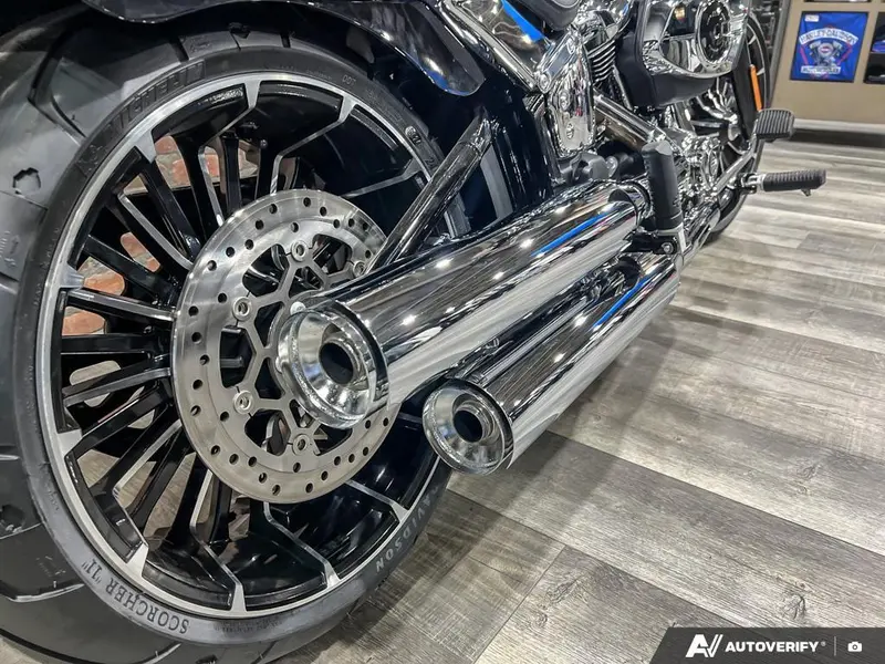 2025 Harley-Davidson FXBR - Breakout™ thumbnail 12