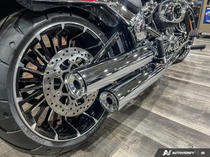 2025 Harley-Davidson FXBR - Breakout™ thumbnail 12