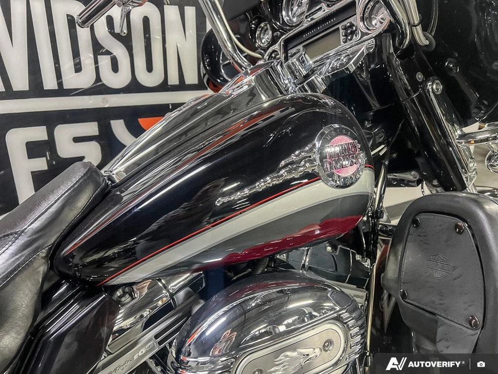 2006 Harley-davidson Flhtcuse Cvo Ultra Classic alt