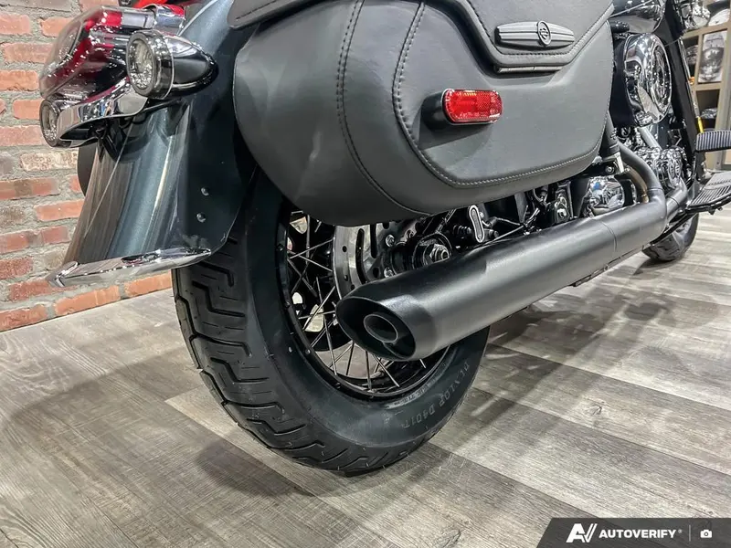 2025 Harley-Davidson FLHC - Heritage Classic thumbnail 12